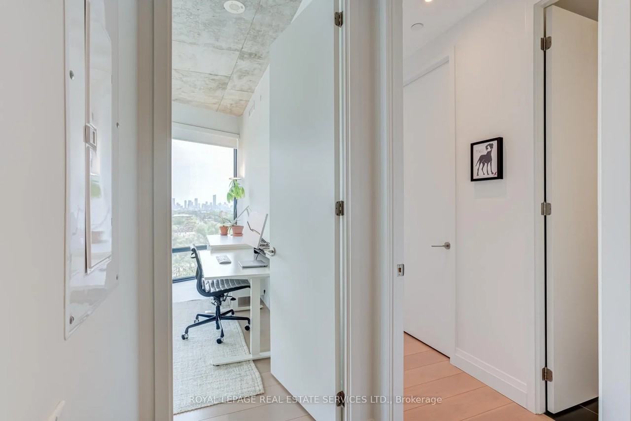 383 Sorauren Avenue - Photo 21