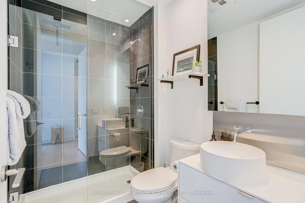 383 Sorauren Avenue - Photo 24
