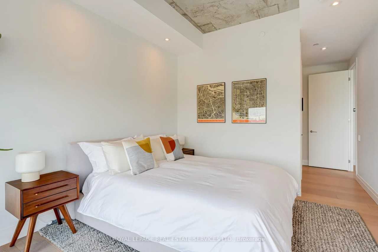 383 Sorauren Avenue - Photo 25