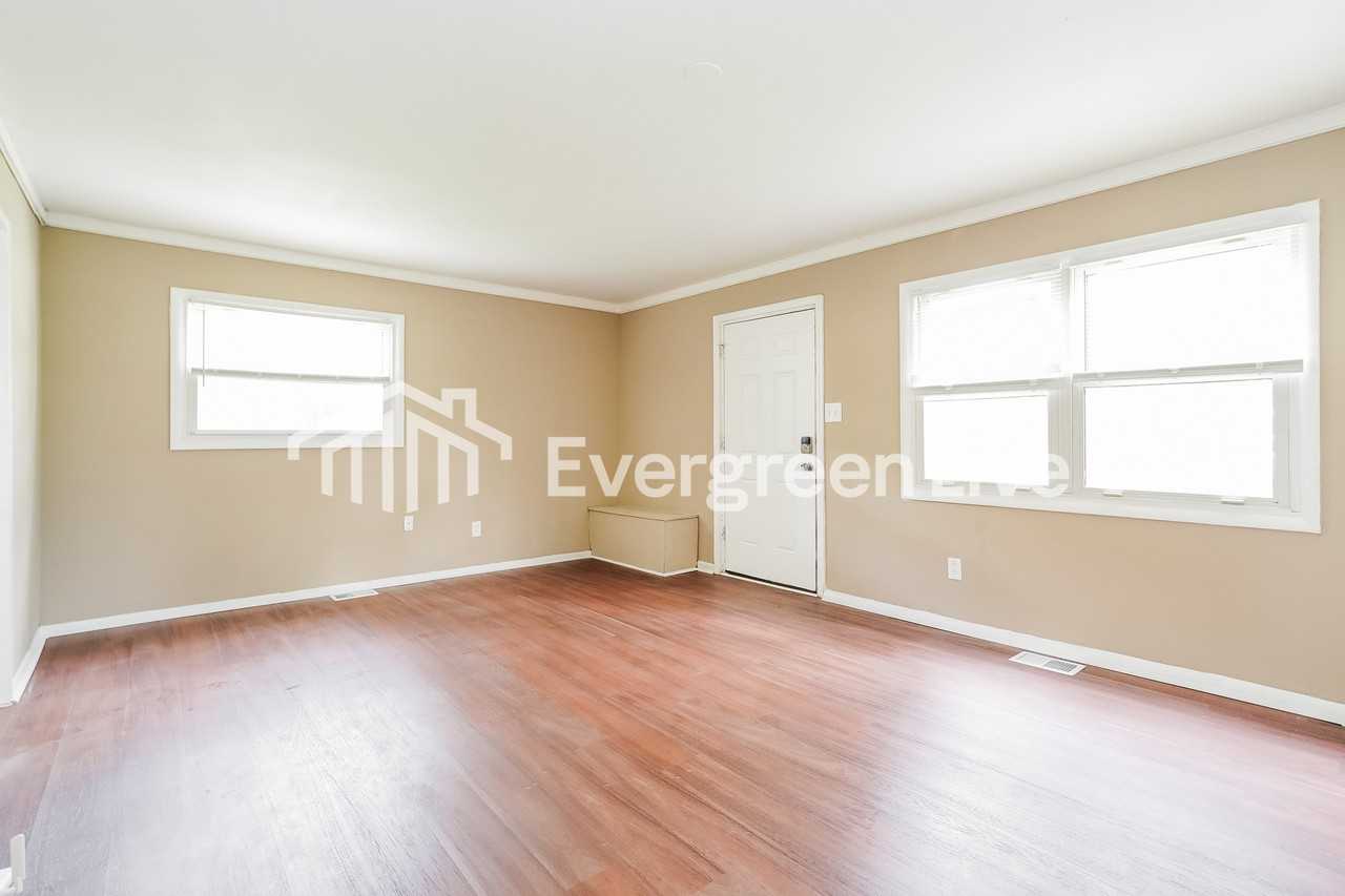 939 Colgate Rd - Photo 2 of 15