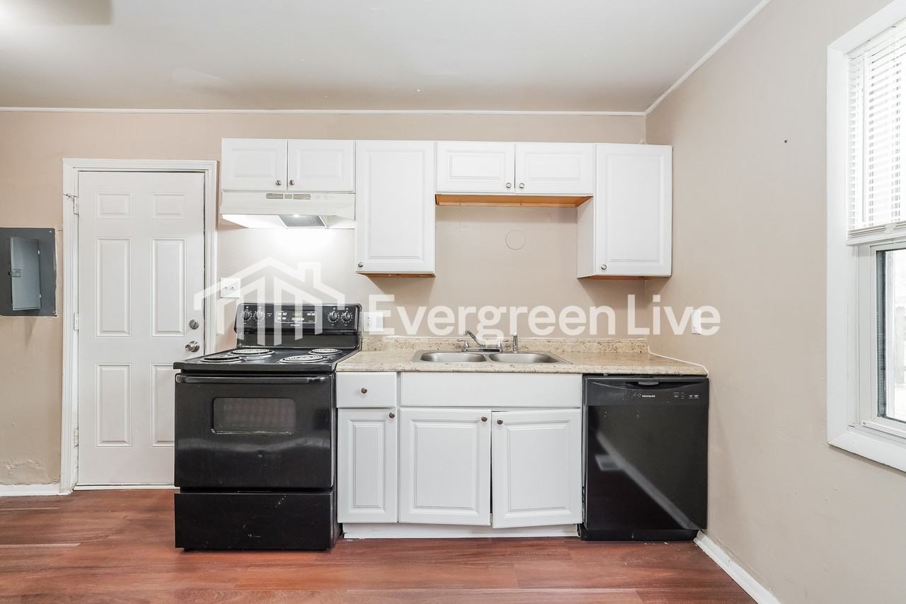 939 Colgate Rd - Photo 5 of 15