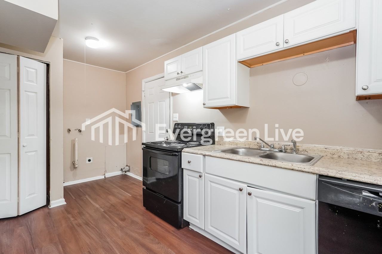 939 Colgate Rd - Photo 6 of 15