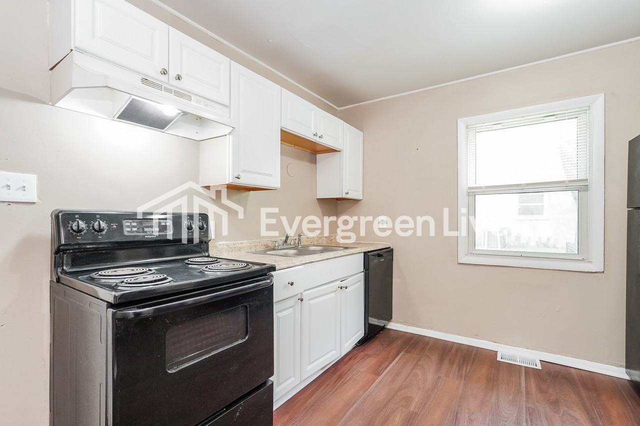 939 Colgate Rd - Photo 7 of 15