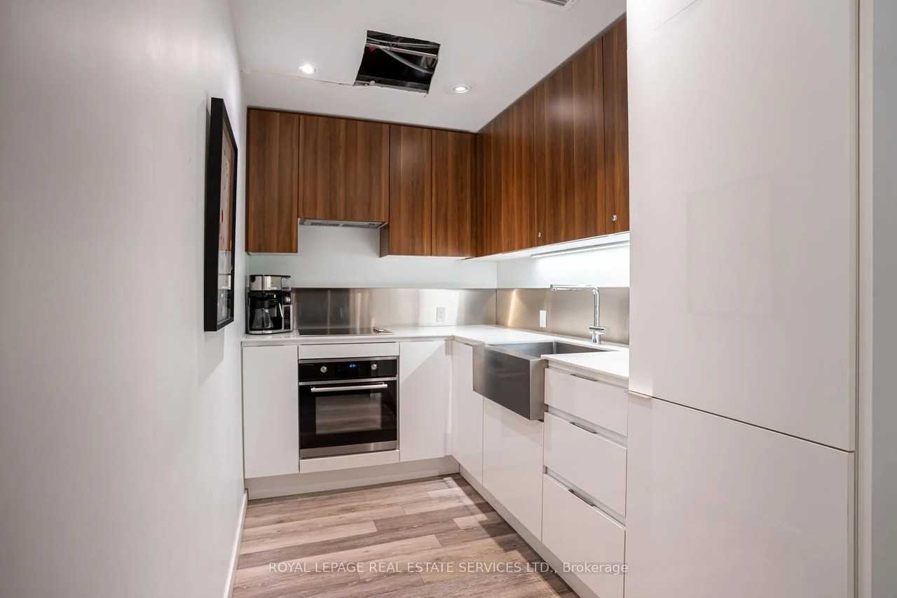 383 Sorauren Avenue - Photo 41