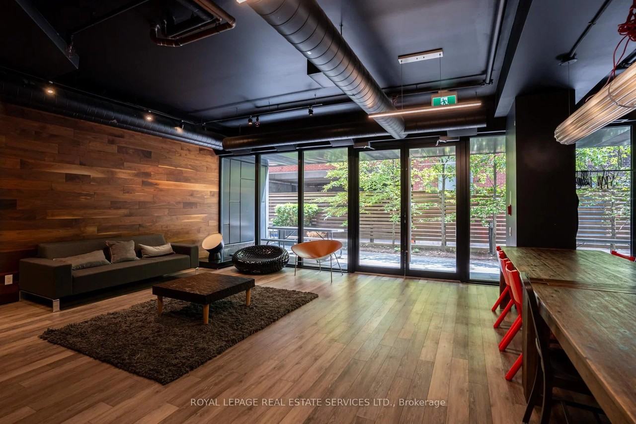 383 Sorauren Avenue - Photo 46