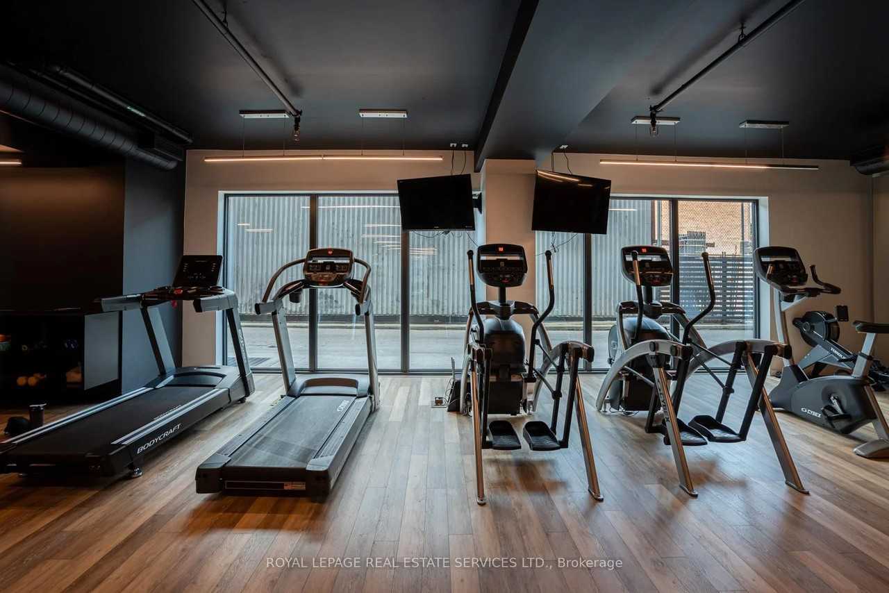 383 Sorauren Avenue - Photo 43