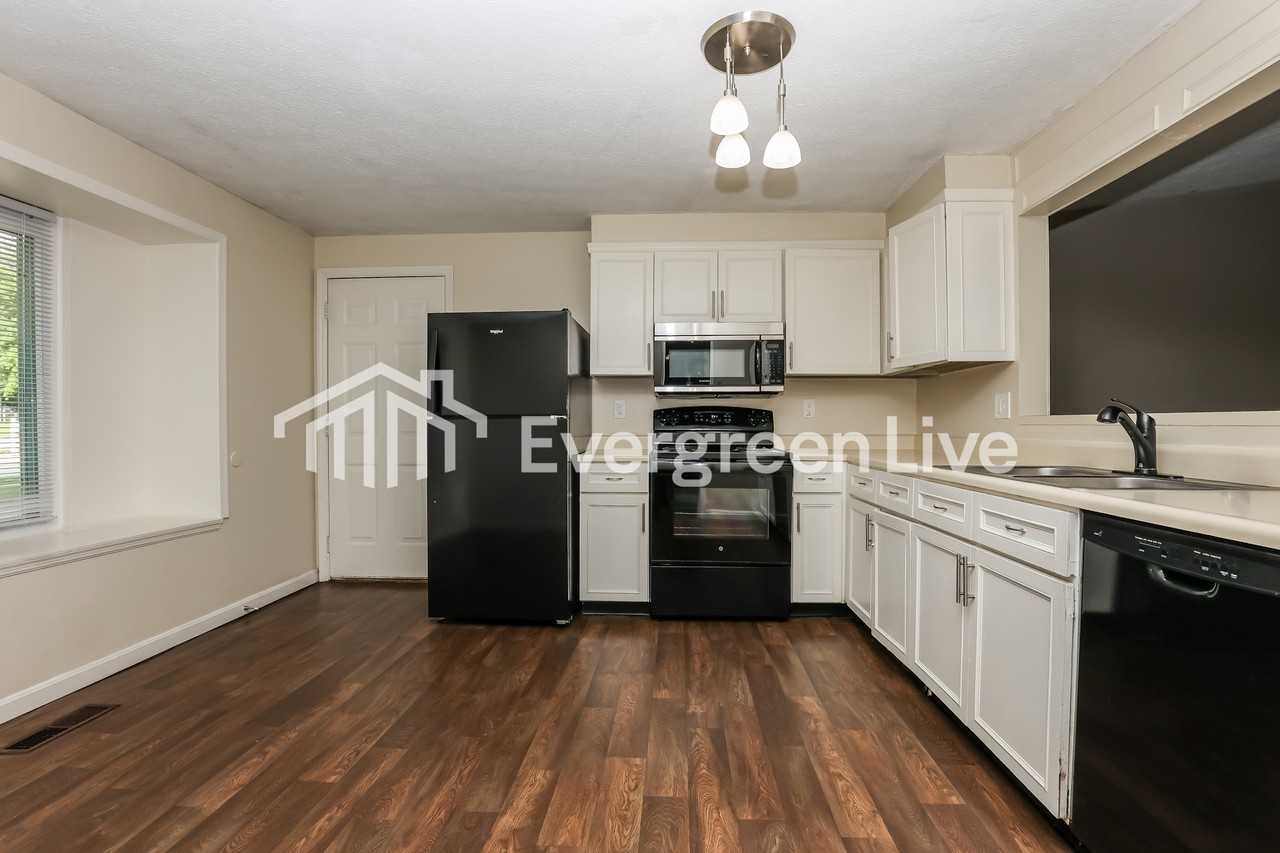 2925 Maureen Ct - Photo 5 of 15