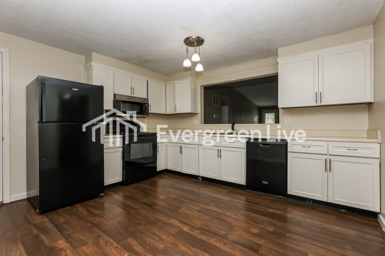 2925 Maureen Ct - Photo 6 of 15