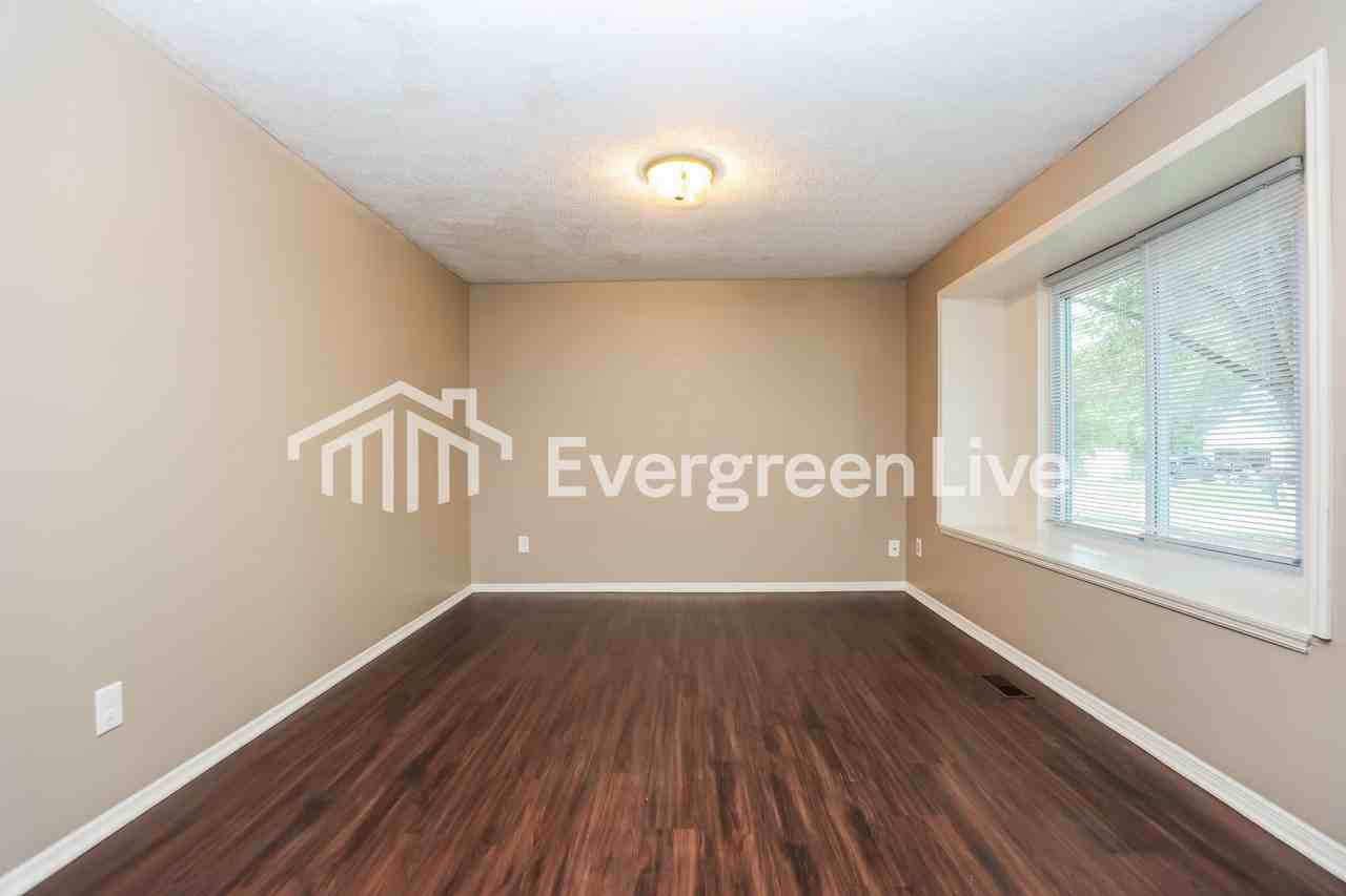 2925 Maureen Ct - Photo 7 of 15