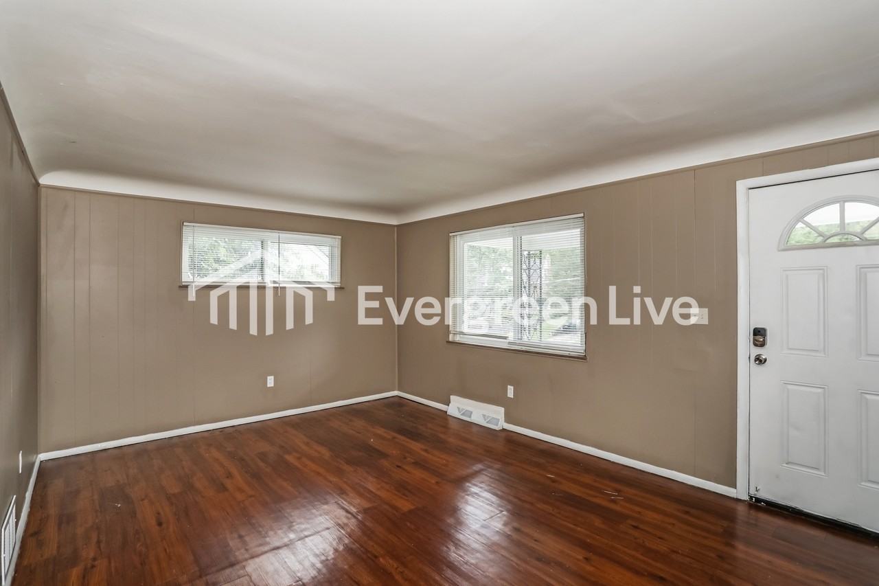 1226 Toluca Ct - Photo 4 of 15