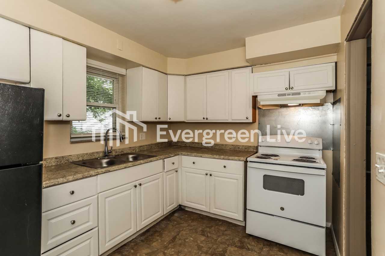 1226 Toluca Ct - Photo 6 of 15