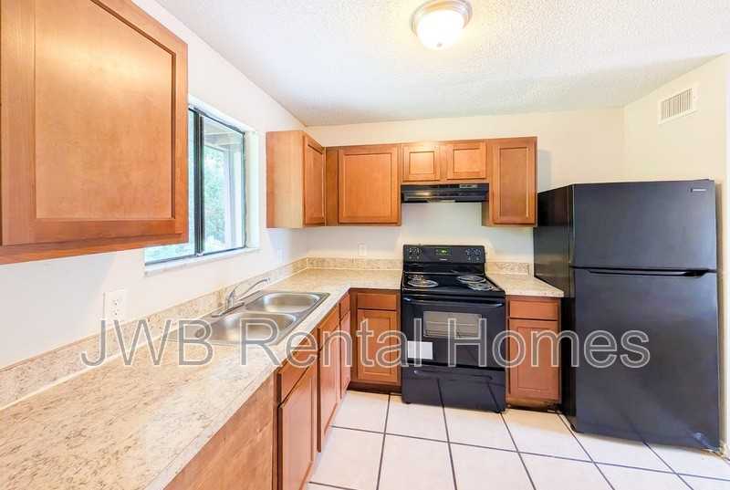 5224 Westchase Ct #3 - Photo 4 of 19