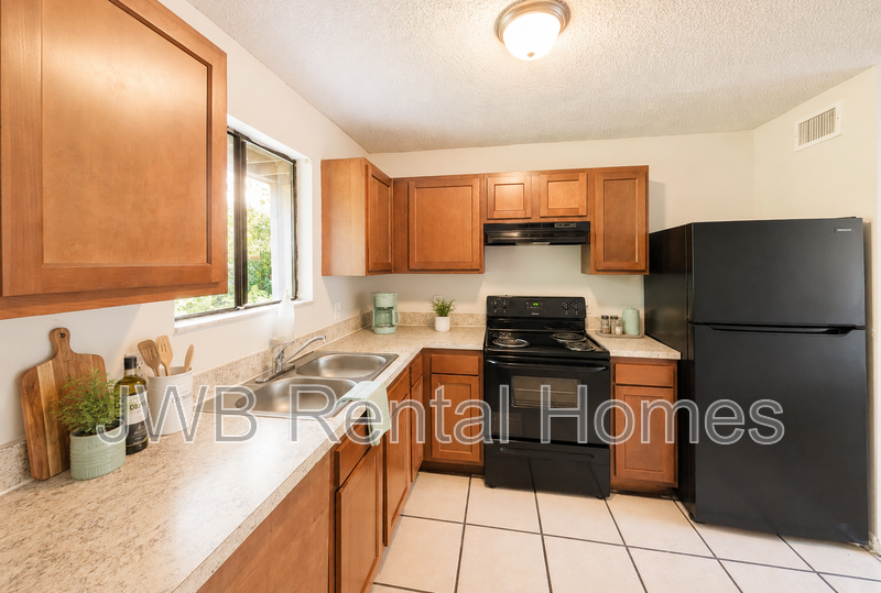 5224 Westchase Ct #3 - Photo 5 of 19