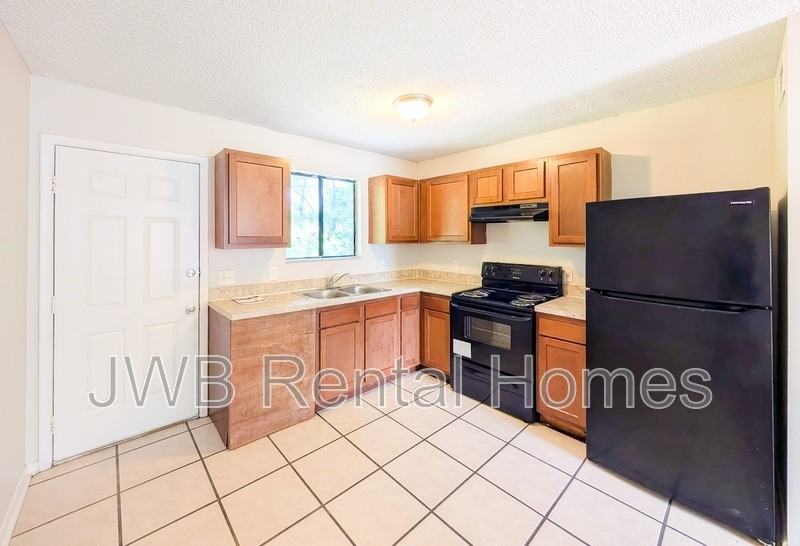 5224 Westchase Ct #3 - Photo 6 of 19