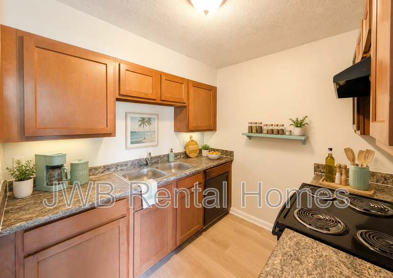 226 Spruce St - Photo 5 of 23
