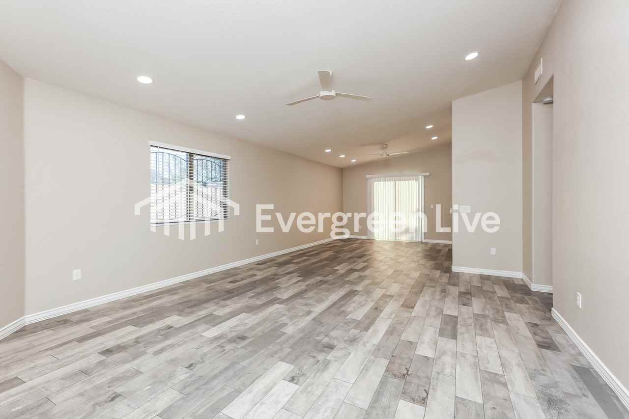 5614 S Acacia Ridge Dr - Photo 3 of 15