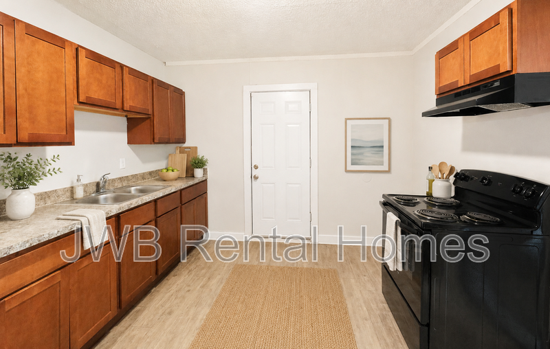 33 W 55th St - Photo 3 of 11