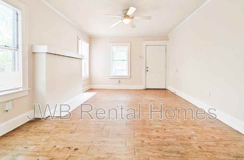 33 W 55th St - Photo 6 of 11
