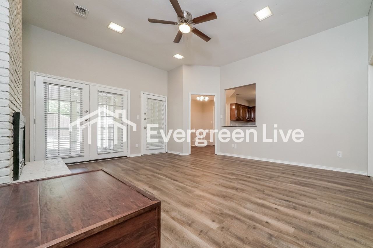 3013 Osceola Dr - Photo 3 of 19