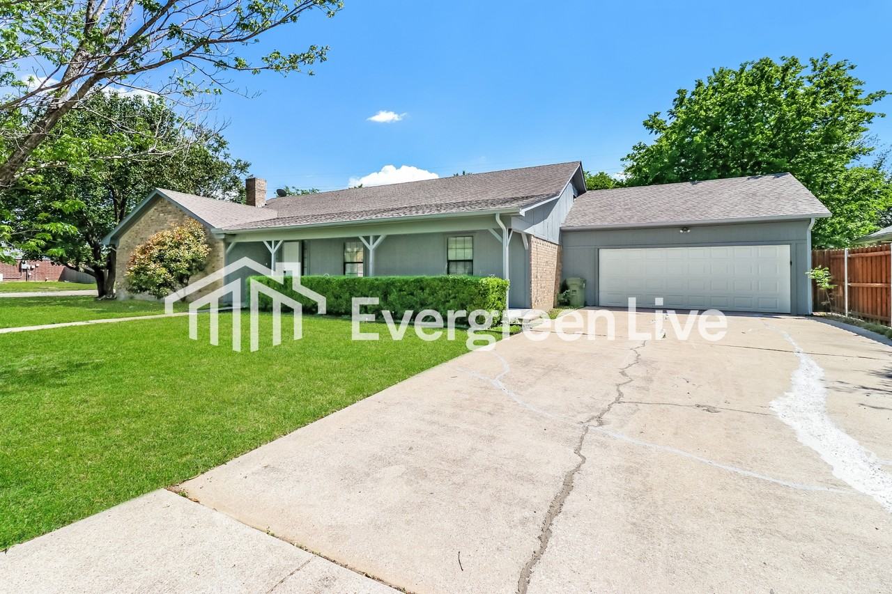 6440 Lavon Dr - Photo 2 of 18