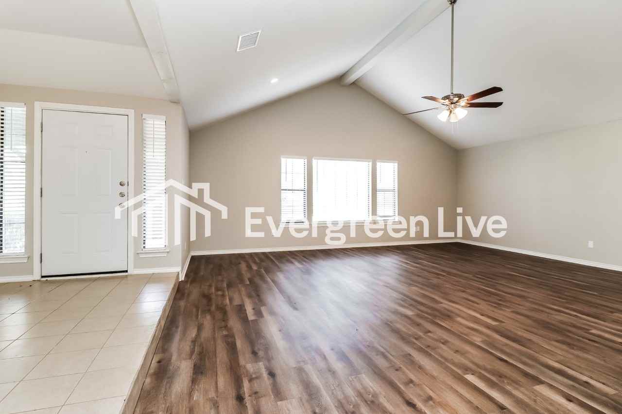6440 Lavon Dr - Photo 3 of 18