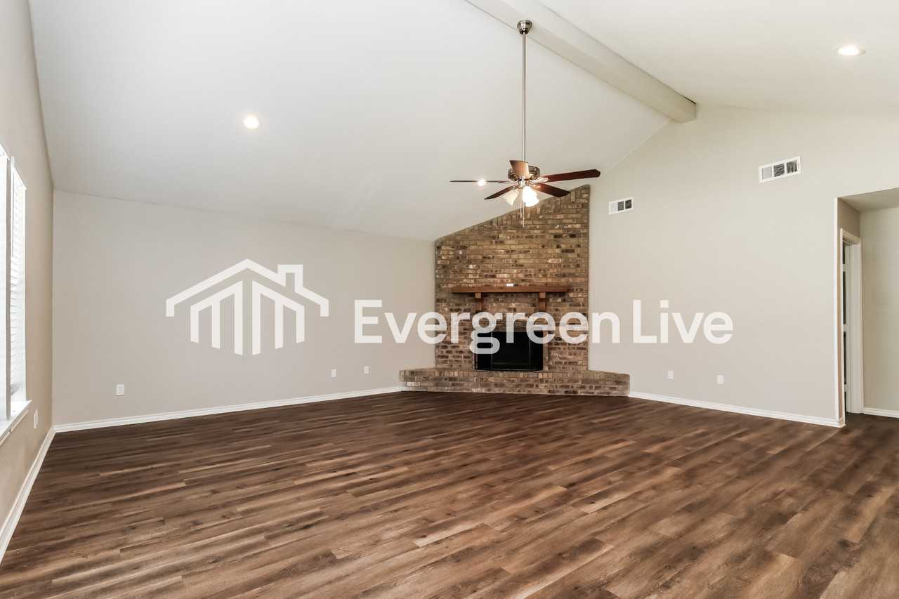6440 Lavon Dr - Photo 4 of 18
