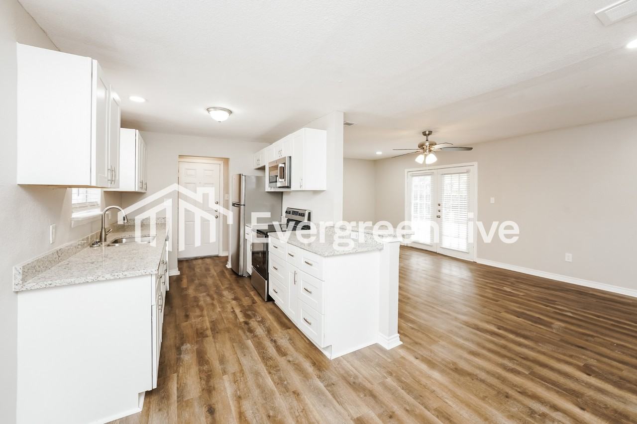 823 Johnnie Row - Photo 4 of 16