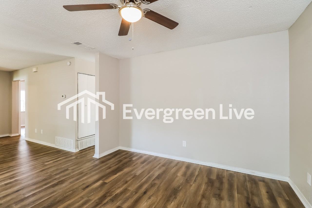 823 Johnnie Row - Photo 6 of 16