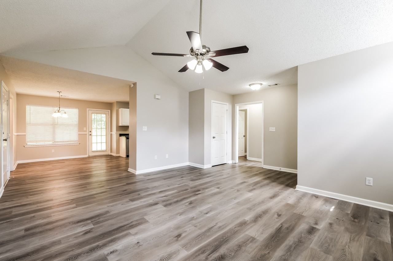5852 Ruby Walk - Photo 3 of 12