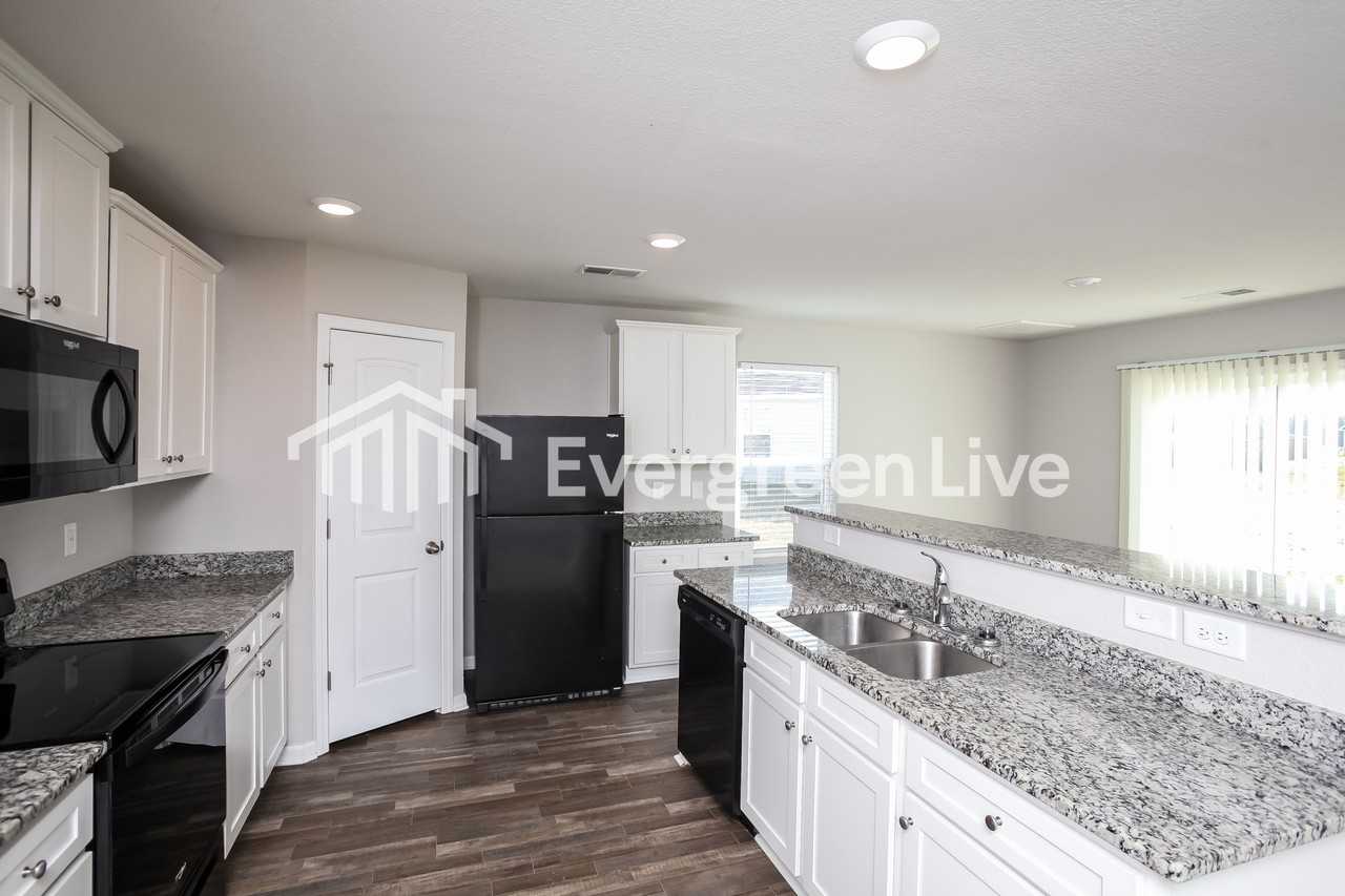 275 Common Reed Dr - Photo 6 of 15