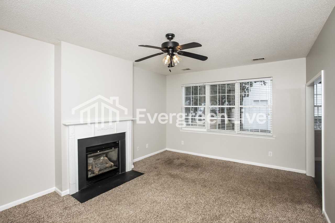 306 Castleburg Ln - Photo 3 of 15
