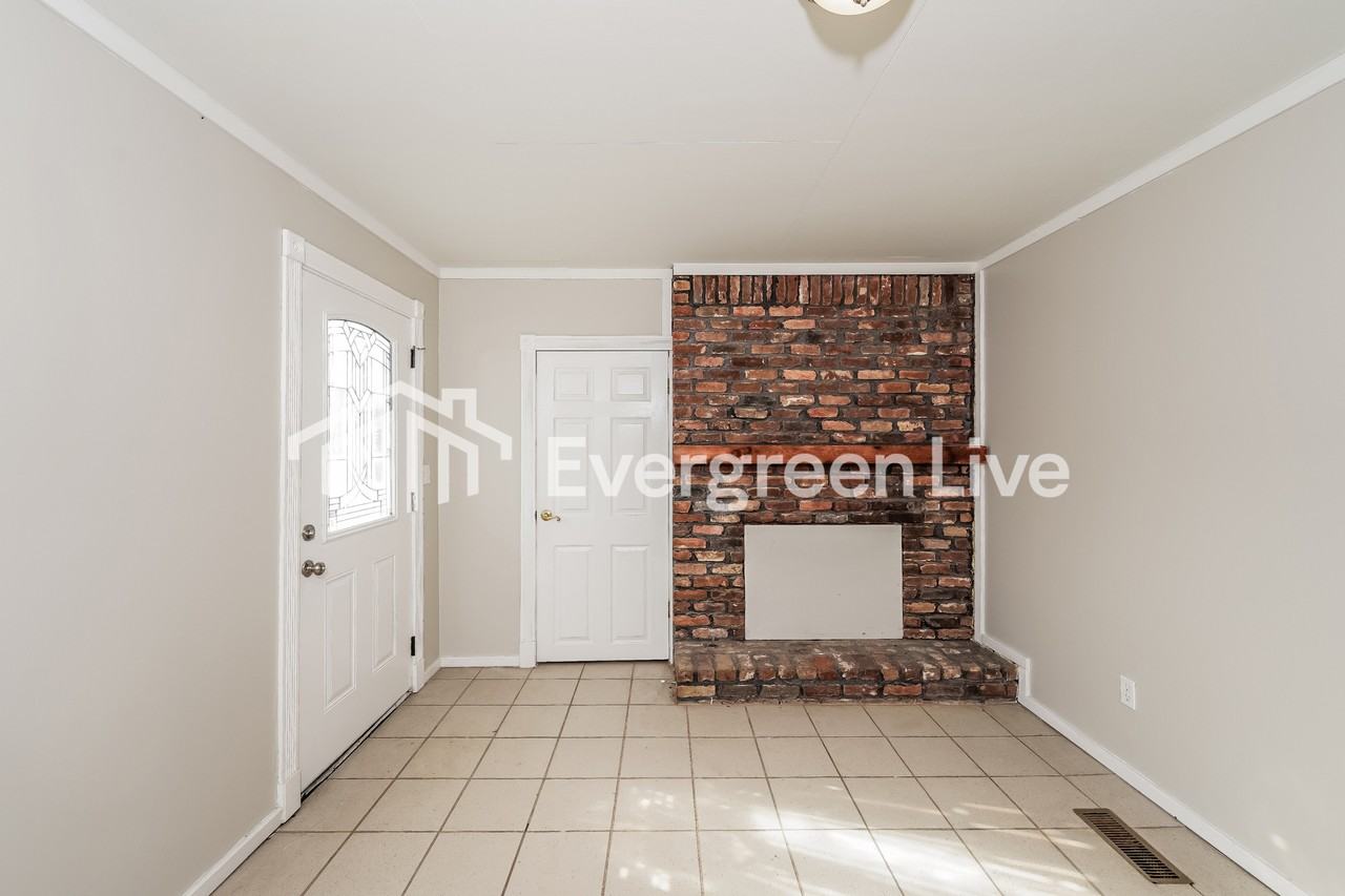 2708 7th St Ne - Photo 2 of 15