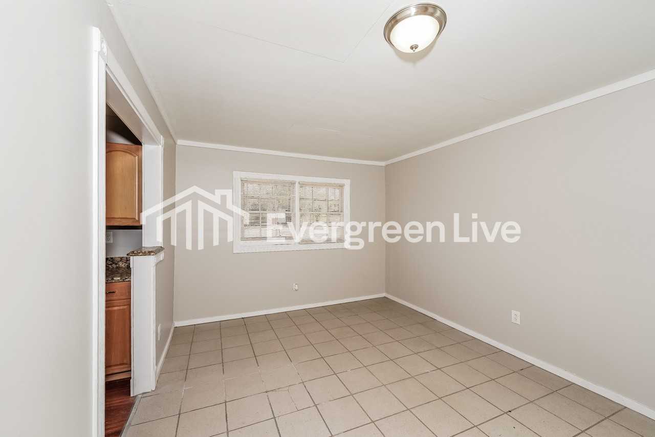 2708 7th St Ne - Photo 3 of 15