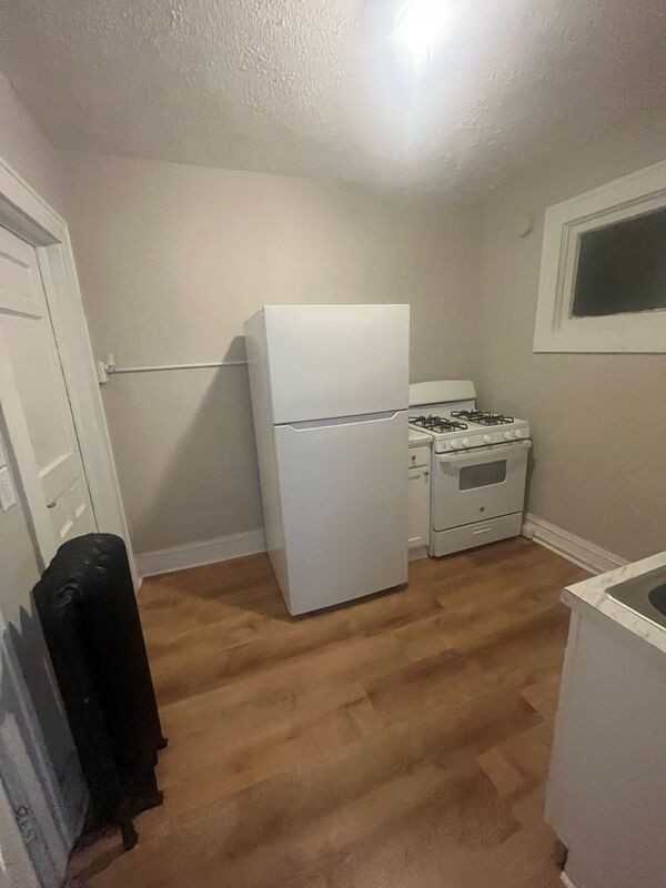 44 Genesee St #6 - Photo 7 of 9