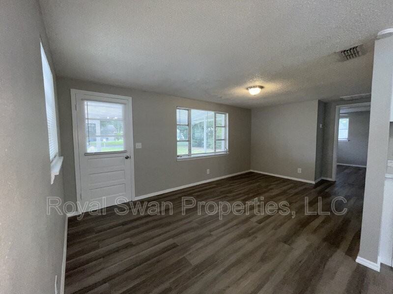 2532 Mccranie Pl - Photo 7 of 17