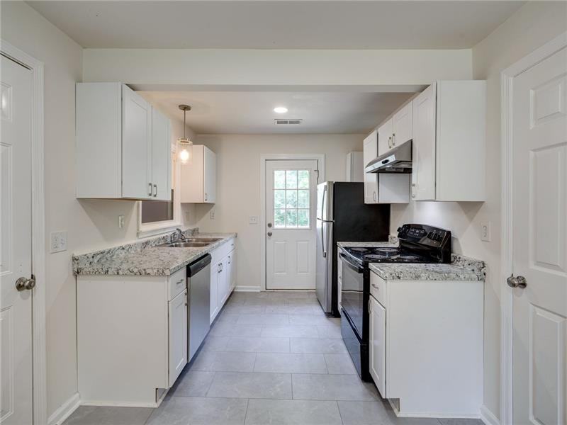 182 Sunset Ct - Photo 3 of 15