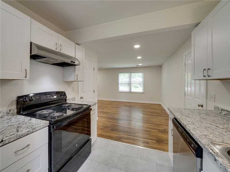 182 Sunset Ct - Photo 5 of 15