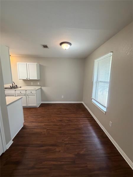 2334 Breezy Dr - Photo 5 of 12