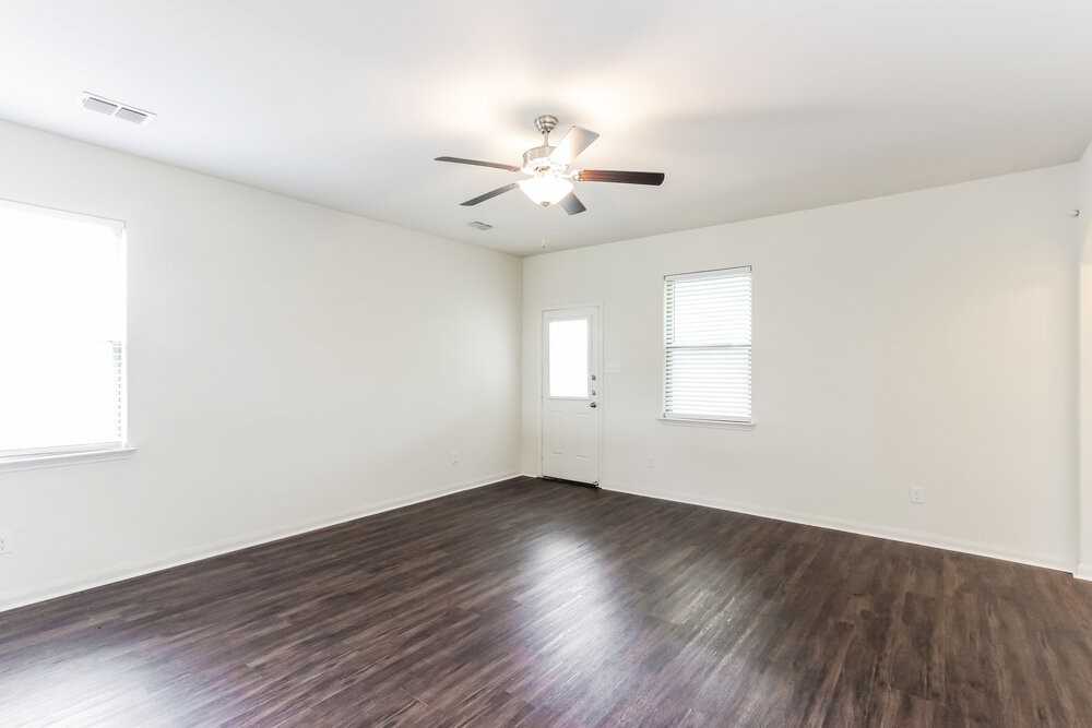 14333 Wrangler Way - Photo 4 of 19