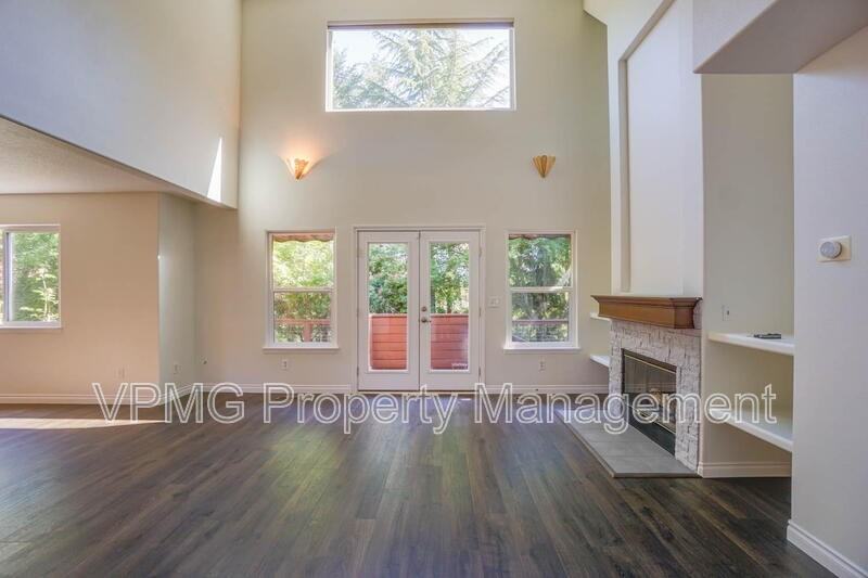 552 E 5th St - Photo 6 of 49