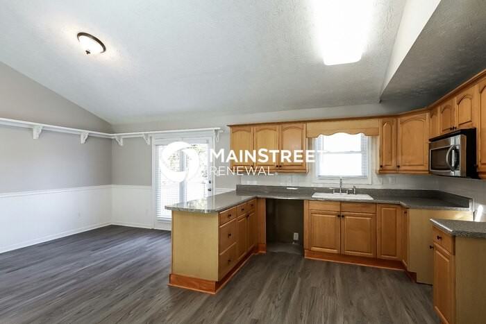 541 Canterbury Ln - Photo 7 of 17