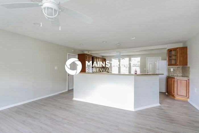 3401 Spainwood Dr - Photo 4 of 16