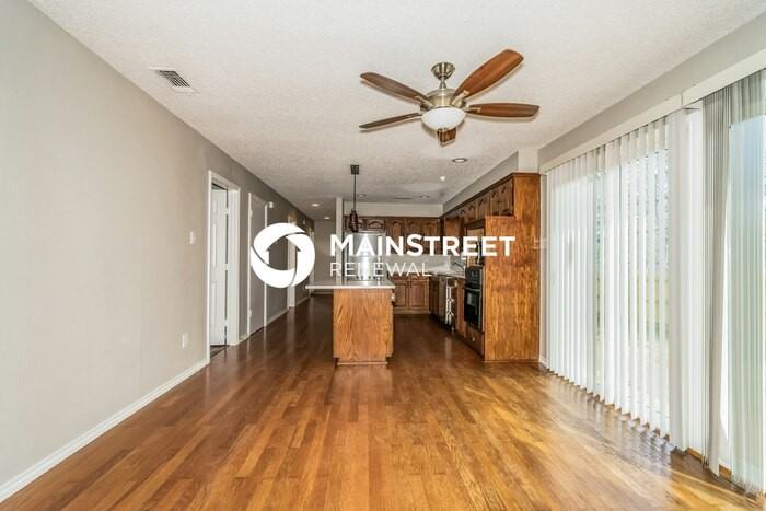112 Bluebonnet Dr - Photo 4 of 16
