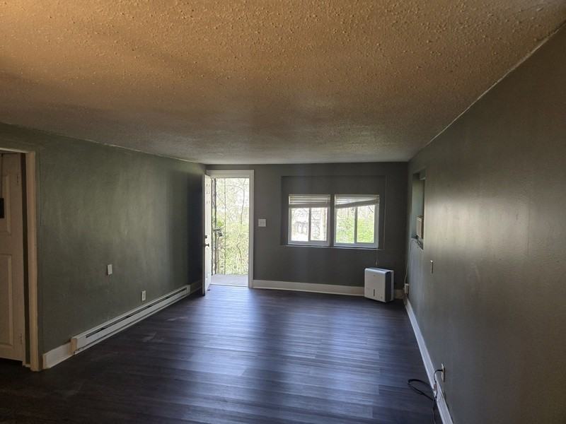 107 Hollyberry Ln - Photo 3 of 8