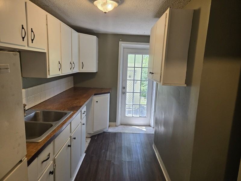 107 Hollyberry Ln - Photo 5 of 8