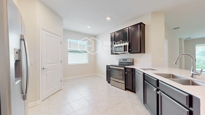4523 Tahoe Cir - Photo 7 of 34