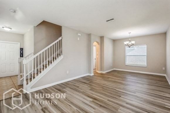 1941 Hawks View Dr - Photo 4 of 16