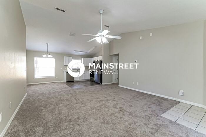 1147 Royal Ridge Dr - Photo 3 of 16