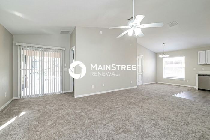 1147 Royal Ridge Dr - Photo 4 of 16