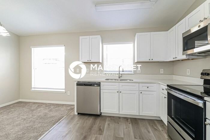 1147 Royal Ridge Dr - Photo 6 of 16